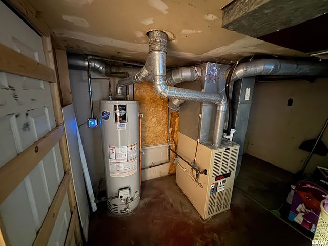 718 E LONDON Avenue, Peoria Heights, IL 61616