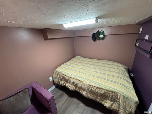 718 E LONDON Avenue, Peoria Heights, IL 61616