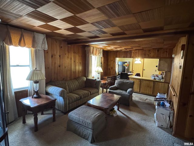 718 E LONDON Avenue, Peoria Heights, IL 61616