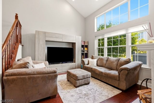11 Vreeland Ct, Sayreville Boro, NJ 08872