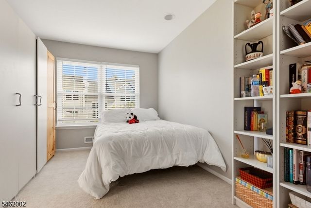 11 Vreeland Ct, Sayreville Boro, NJ 08872