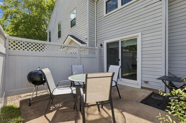 11 Vreeland Ct, Sayreville Boro, NJ 08872