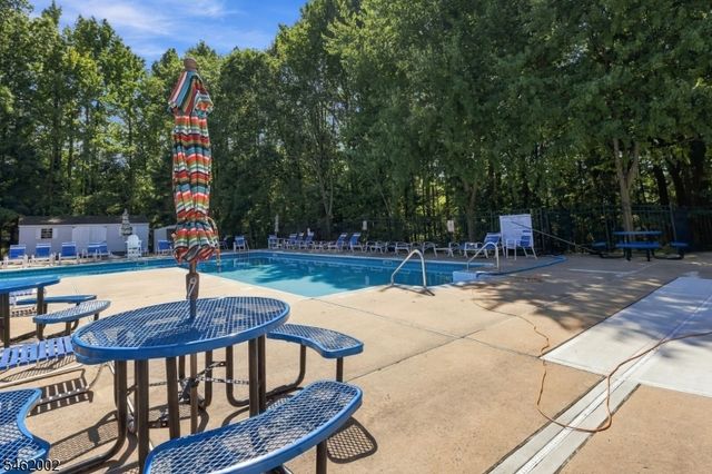 11 Vreeland Ct, Sayreville Boro, NJ 08872