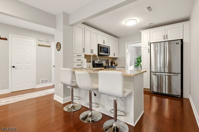 11 Vreeland Ct, Sayreville Boro, NJ 08872