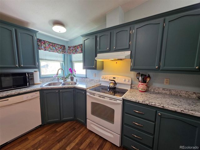 3340 Longview Boulevard, Longmont, CO 80504