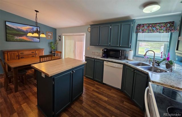 3340 Longview Boulevard, Longmont, CO 80504