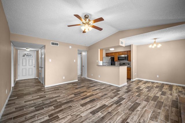 17331 Red Oak Drive 10, Houston, TX 77090