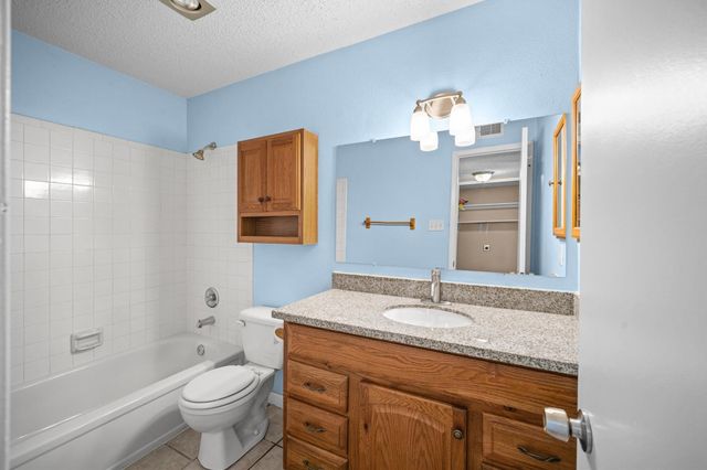 17331 Red Oak Drive 10, Houston, TX 77090