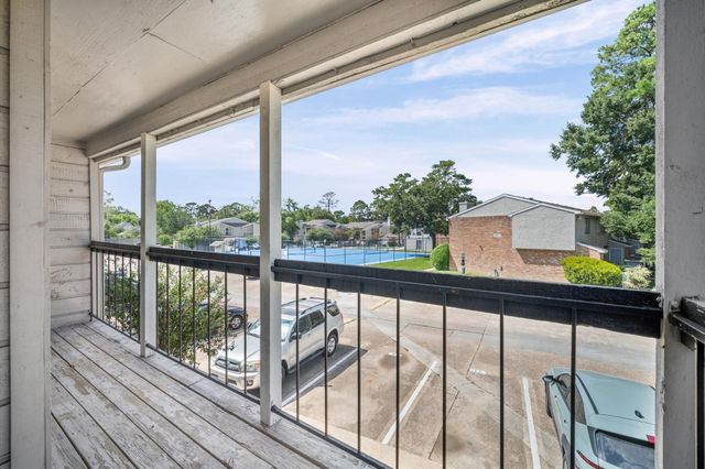 17331 Red Oak Drive 10, Houston, TX 77090