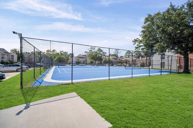 17331 Red Oak Drive 10, Houston, TX 77090