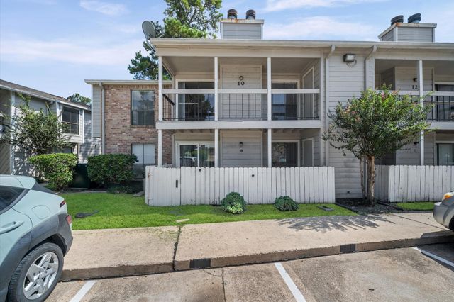 17331 Red Oak Drive 10, Houston, TX 77090