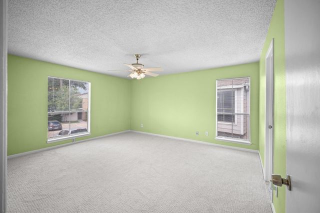 17331 Red Oak Drive 10, Houston, TX 77090