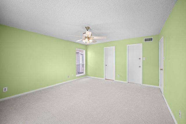 17331 Red Oak Drive 10, Houston, TX 77090