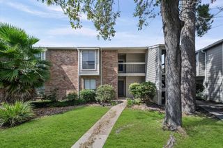 17331 Red Oak Drive 10, Houston, TX 77090