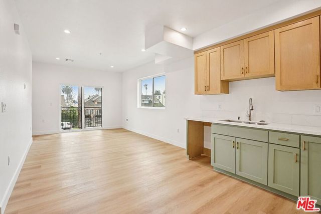 1185 Leighton Avenue, Los Angeles, CA 90037