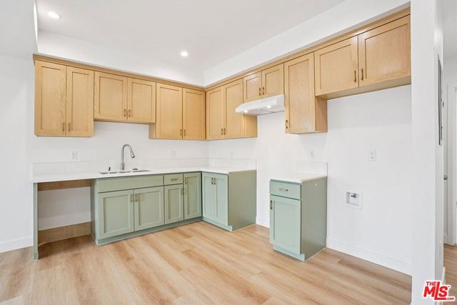 1185 Leighton Avenue, Los Angeles, CA 90037