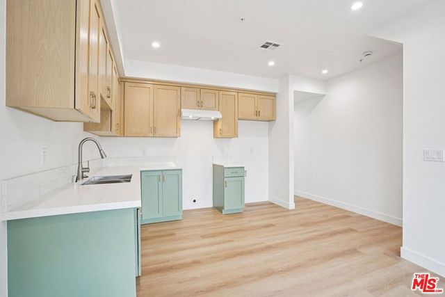 1185 Leighton Avenue, Los Angeles, CA 90037