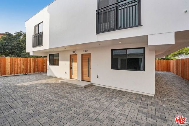 1185 Leighton Avenue, Los Angeles, CA 90037