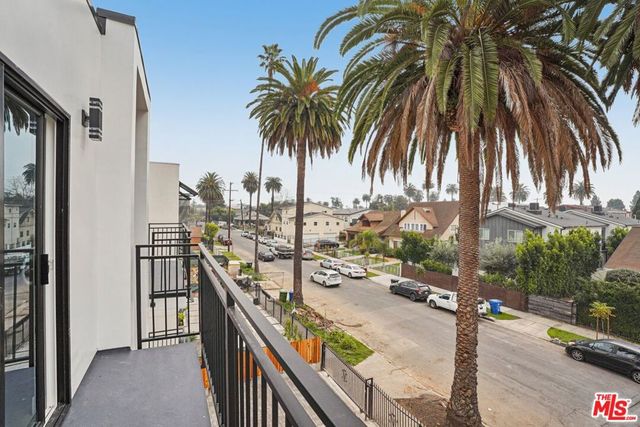 1185 Leighton Avenue, Los Angeles, CA 90037