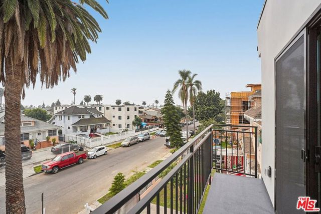 1185 Leighton Avenue, Los Angeles, CA 90037