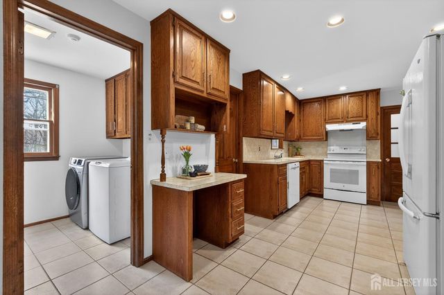 76 Telegraph Hill Road, Holmdel, NJ 07733