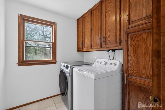 76 Telegraph Hill Road, Holmdel, NJ 07733