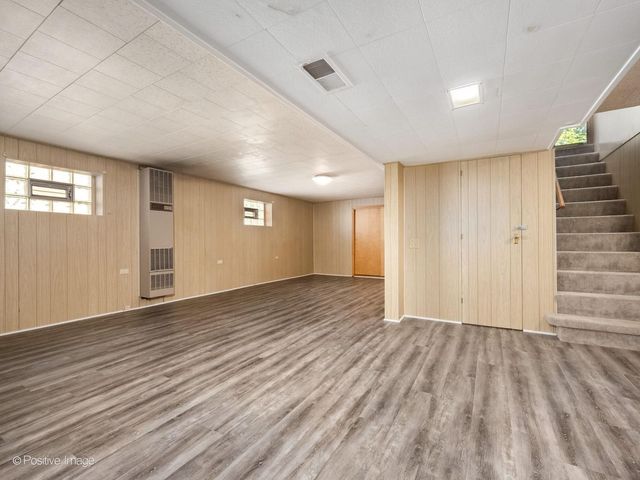 6038 N Austin Avenue, Chicago, IL 60646