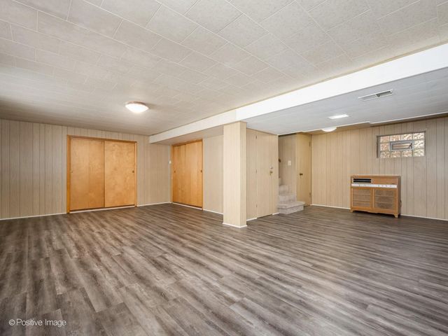 6038 N Austin Avenue, Chicago, IL 60646
