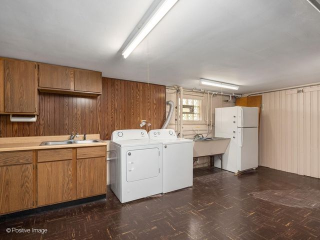 6038 N Austin Avenue, Chicago, IL 60646