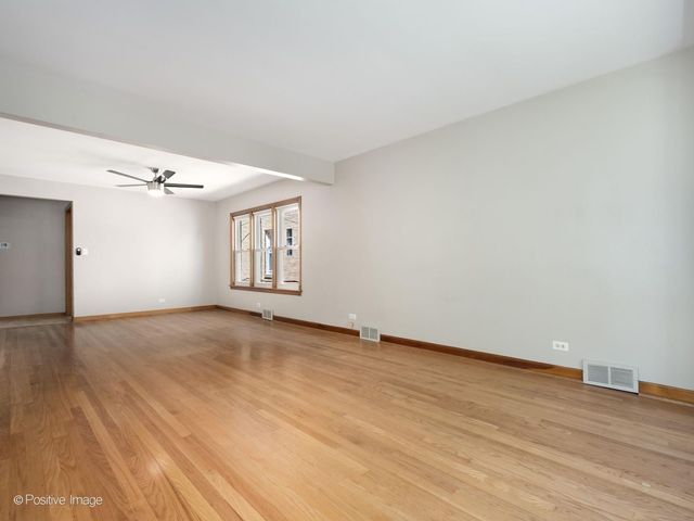 6038 N Austin Avenue, Chicago, IL 60646