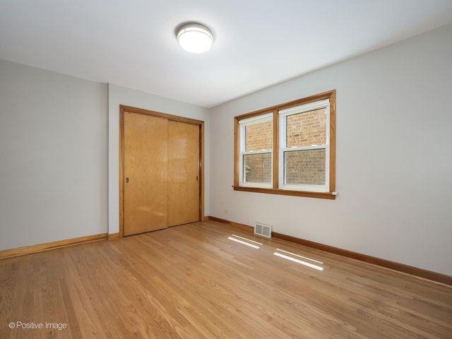 6038 N Austin Avenue, Chicago, IL 60646