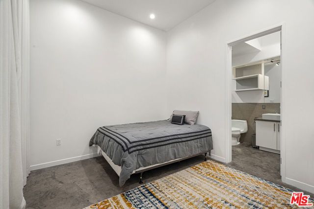 710 N Orlando Avenue 104, West Hollywood, CA 90069