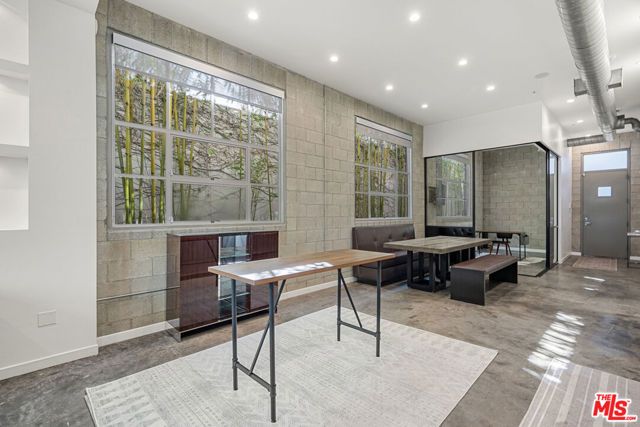 710 N Orlando Avenue 104, West Hollywood, CA 90069