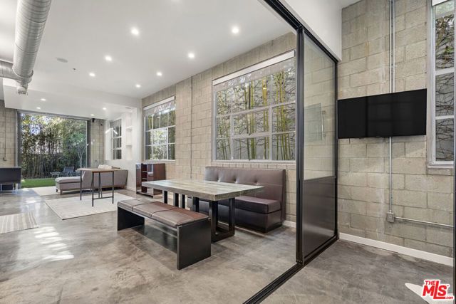 710 N Orlando Avenue 104, West Hollywood, CA 90069