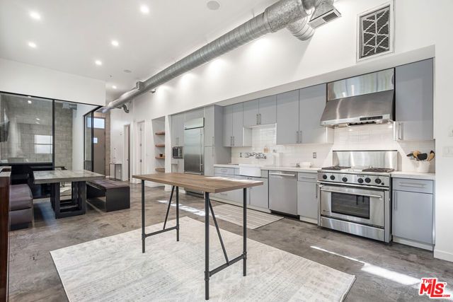 710 N Orlando Avenue 104, West Hollywood, CA 90069