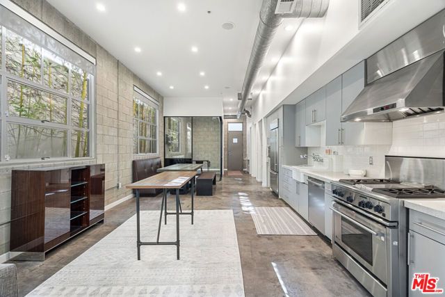 710 N Orlando Avenue 104, West Hollywood, CA 90069