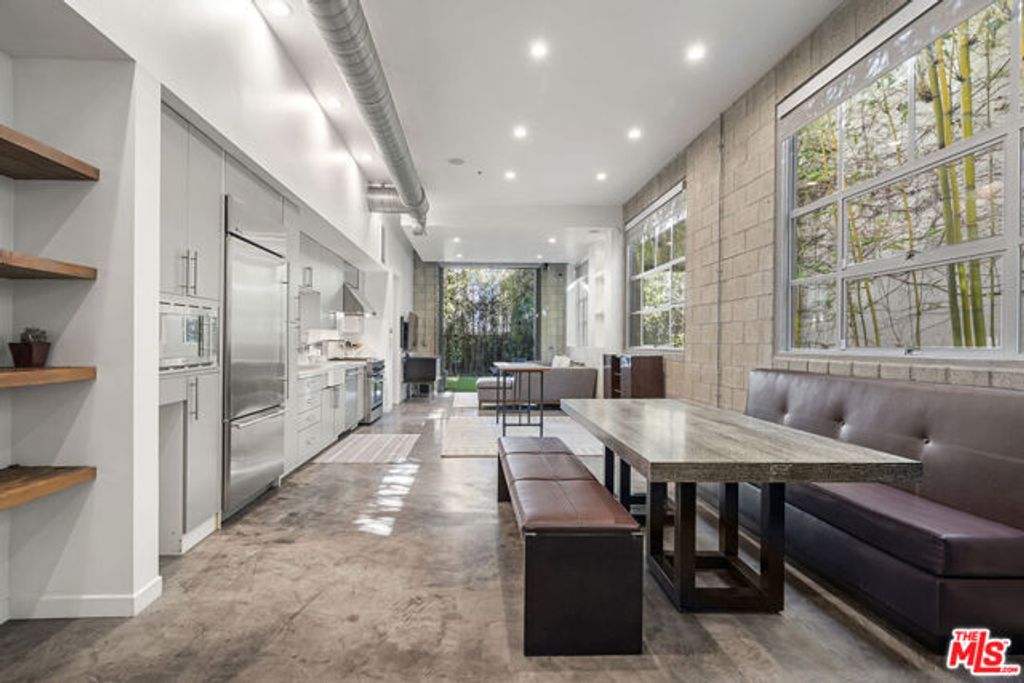 710 N Orlando Avenue 104, West Hollywood, CA 90069