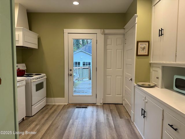 142 N Hite Ave, Louisville, KY 40206