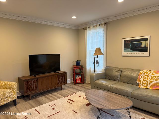 142 N Hite Ave, Louisville, KY 40206