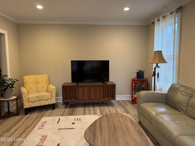 142 N Hite Ave, Louisville, KY 40206