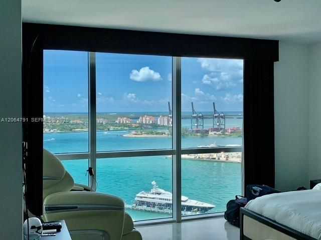 450 Alton Rd 2207, Miami Beach, FL 33139