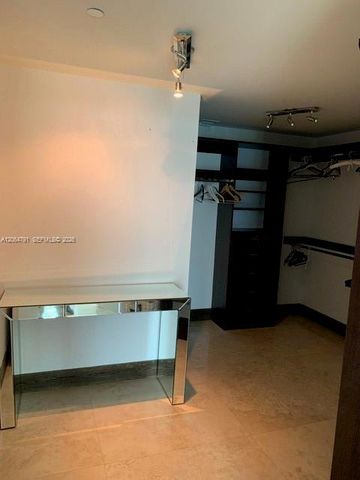 450 Alton Rd 2207, Miami Beach, FL 33139