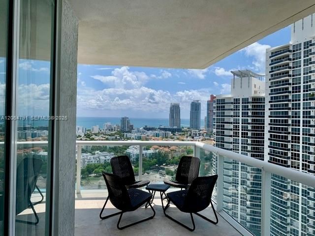 450 Alton Rd 2207, Miami Beach, FL 33139