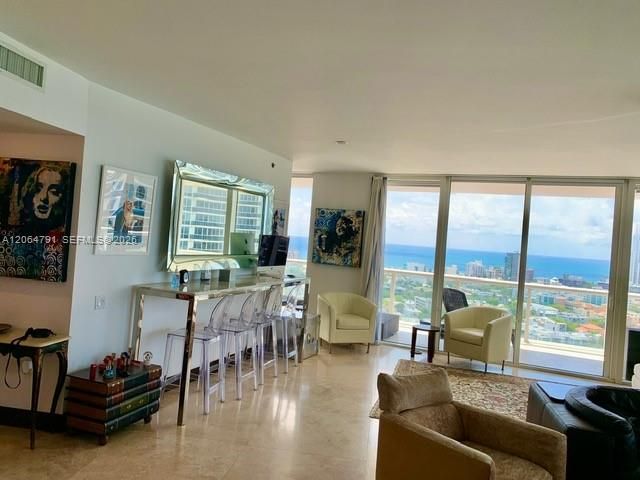 450 Alton Rd 2207, Miami Beach, FL 33139