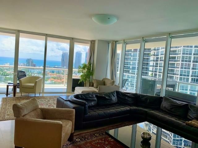 450 Alton Rd 2207, Miami Beach, FL 33139