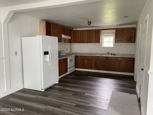 304 E Academy Street, Robersonville, NC 27871
