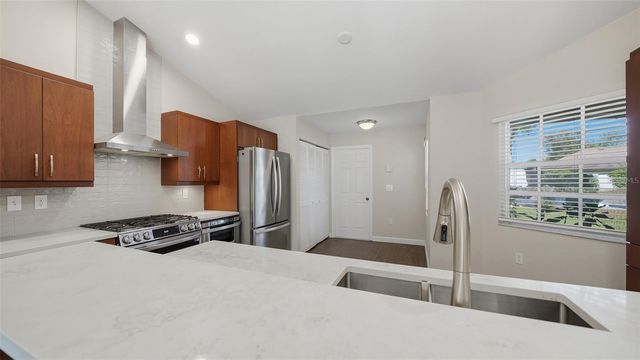 4668 HAMLETS GROVE DRIVE, Sarasota, FL 34235