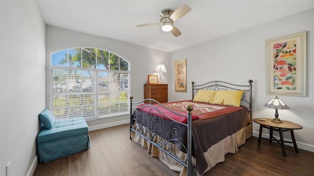 4668 HAMLETS GROVE DRIVE, Sarasota, FL 34235