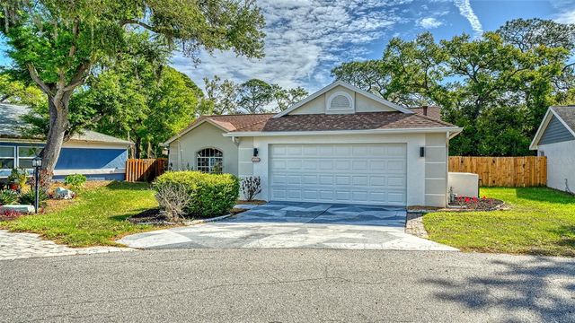 4668 HAMLETS GROVE DRIVE, Sarasota, FL 34235