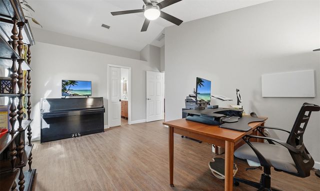 4668 HAMLETS GROVE DRIVE, Sarasota, FL 34235